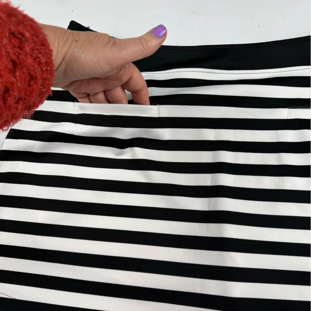 Slazenger Black and white golf Skort  Undershort with lots of pockets size XL